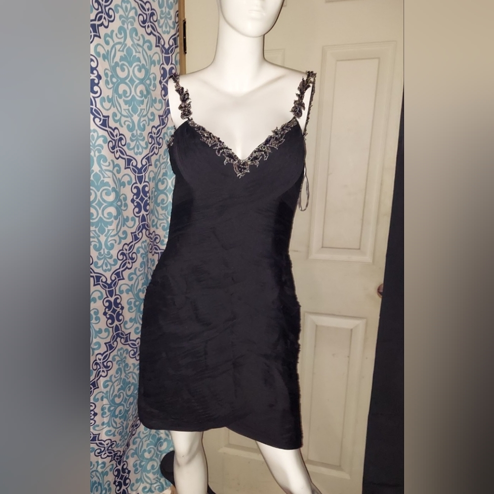 Black Enzoani Dress perfect for all Occassions sz 8 and 10